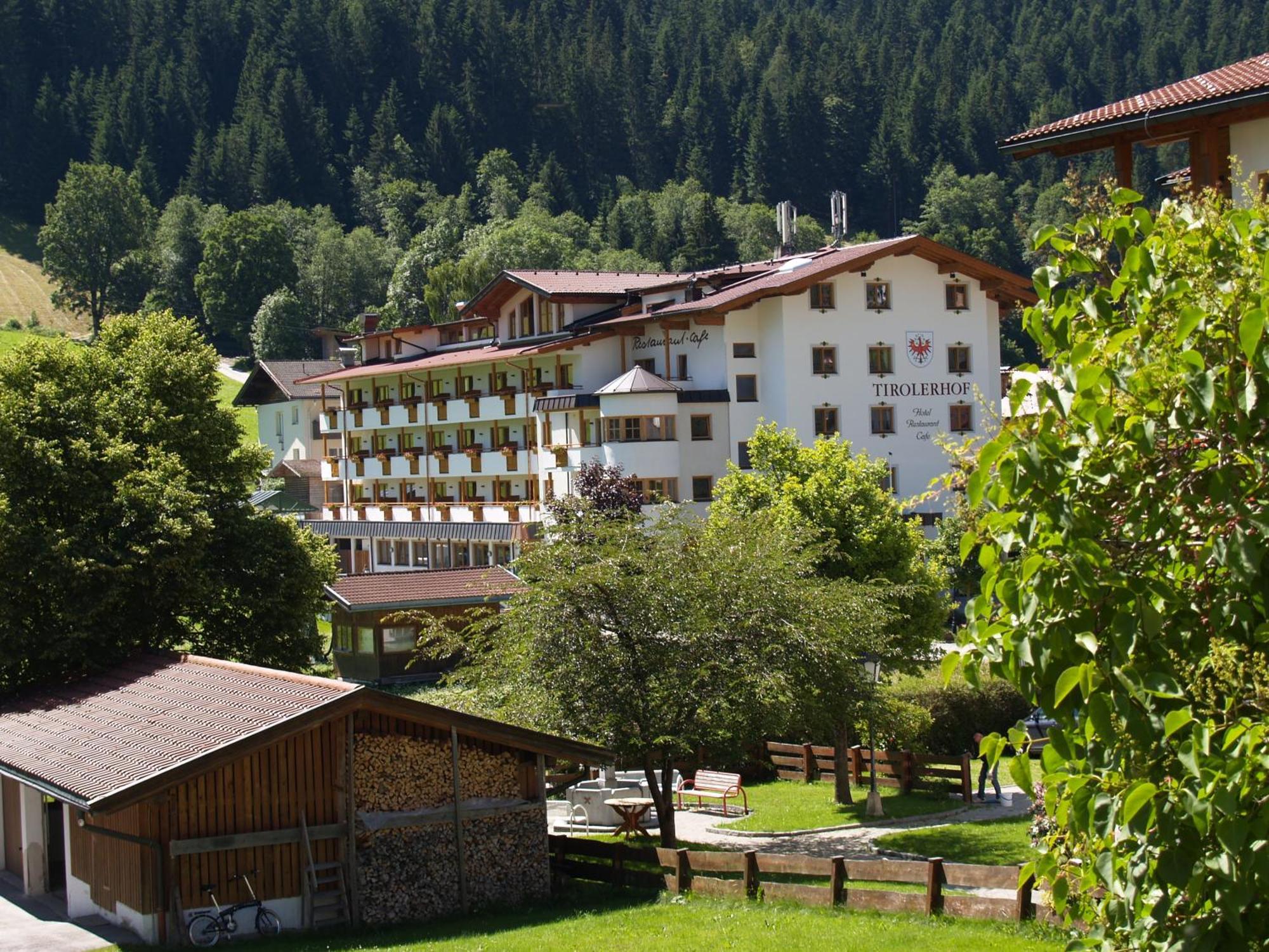 Landhotel Tirolerhof - Wildschoenau - Premium Card Im Sommer Оберау Экстерьер фото