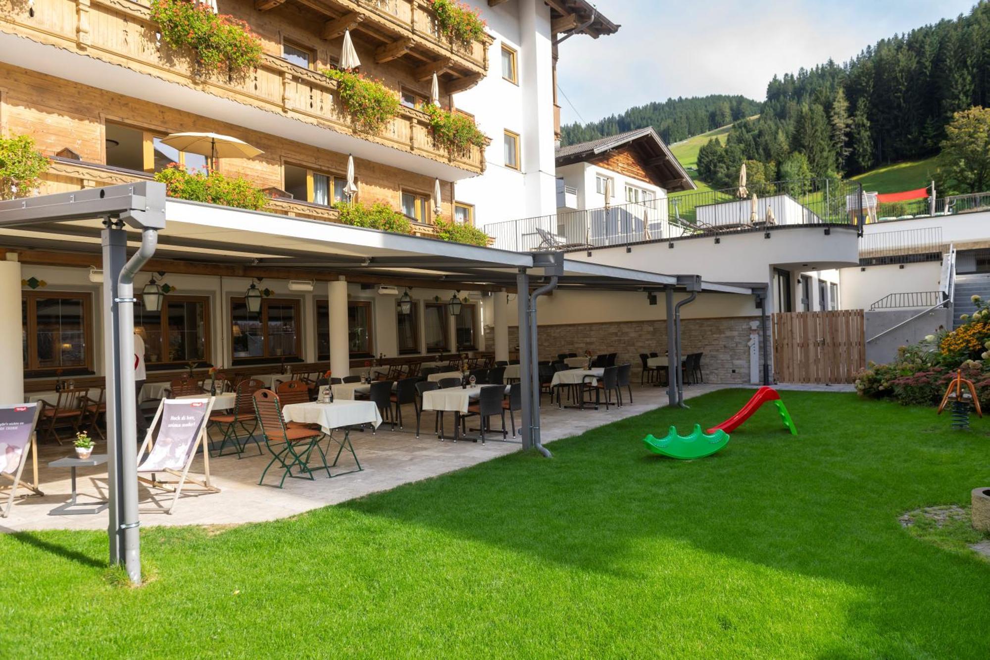 Landhotel Tirolerhof - Wildschoenau - Premium Card Im Sommer Оберау Экстерьер фото